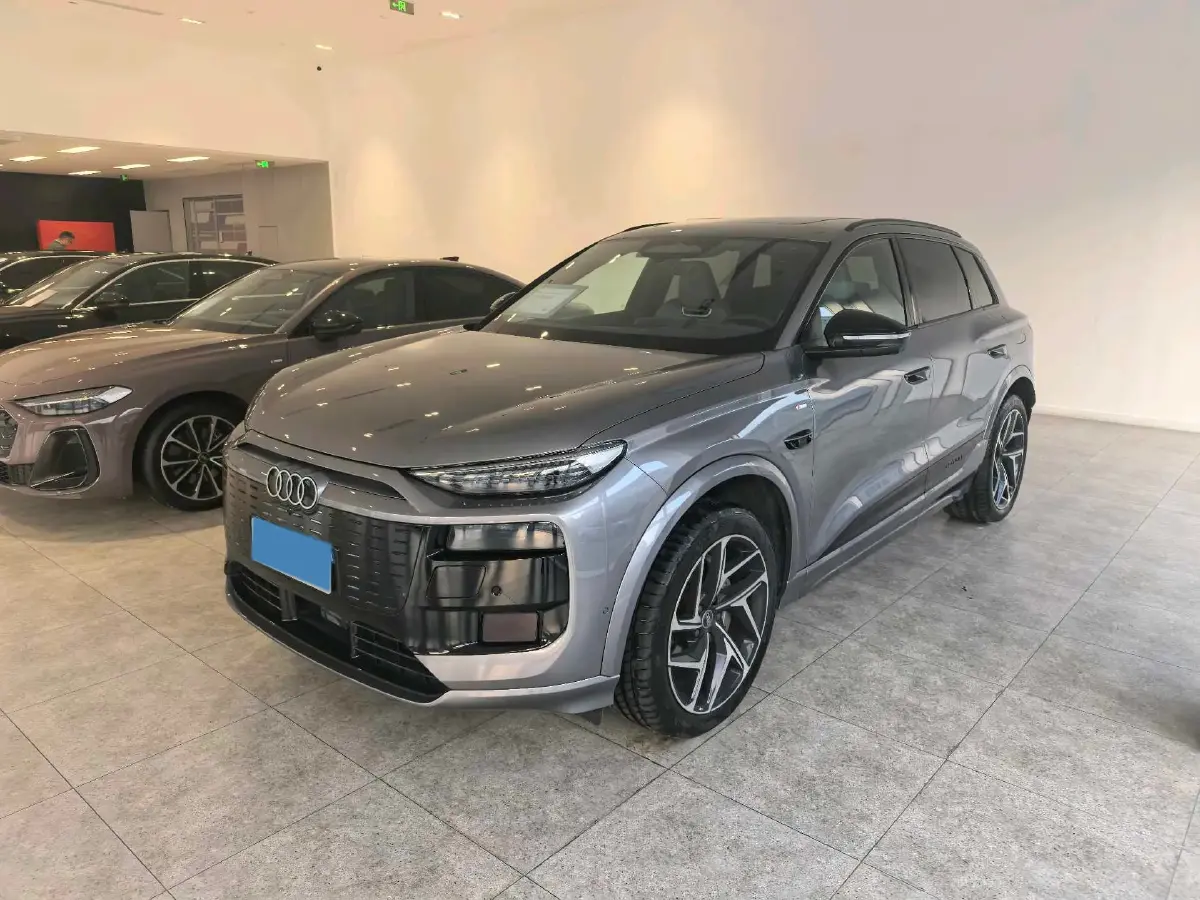 2025 Audi Q5L 2.0T 245HP L4 7DCT