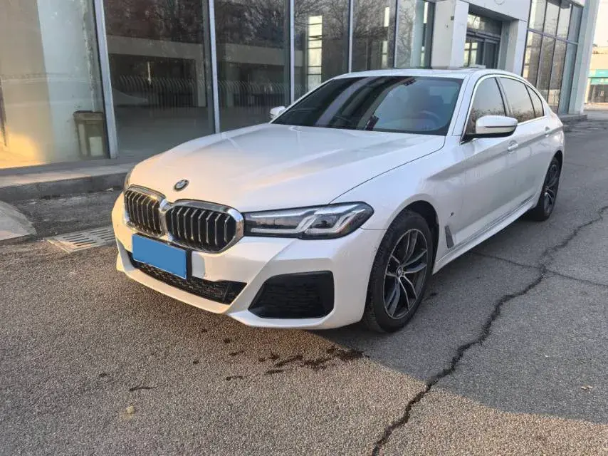 2021 BMW 5 Series 2.0T 184HP L4 8AT