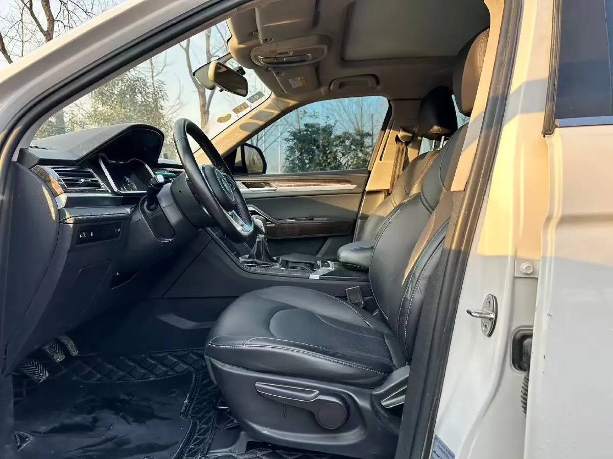 2017 Zotye Damy X7 1.8T 177HP L4 5MT,autocango,china used car exporter,china ev exporter,chinese used car exporter,chinese used ev exporter