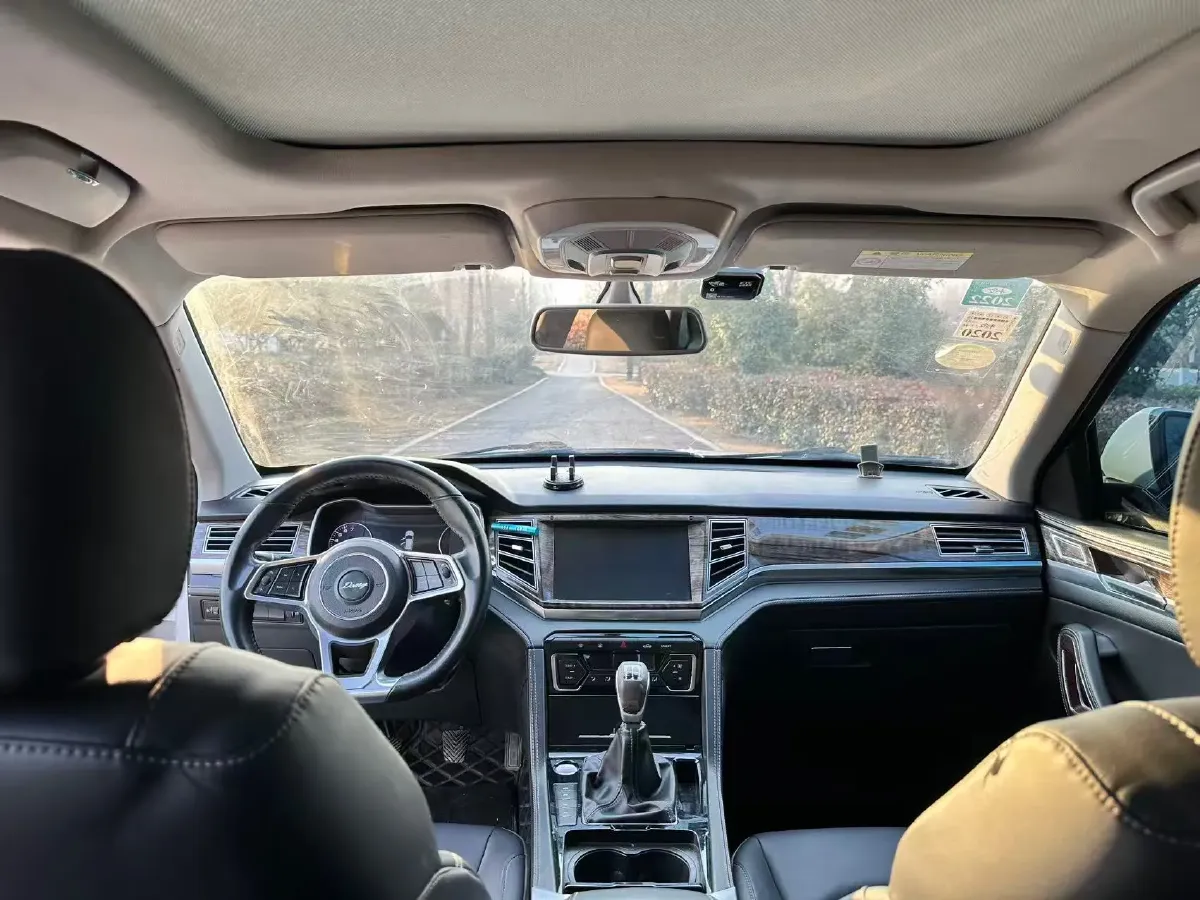 2017 Zotye Damy X7 1.8T 177HP L4 5MT,autocango,china used car exporter,china ev exporter,chinese used car exporter,chinese used ev exporter