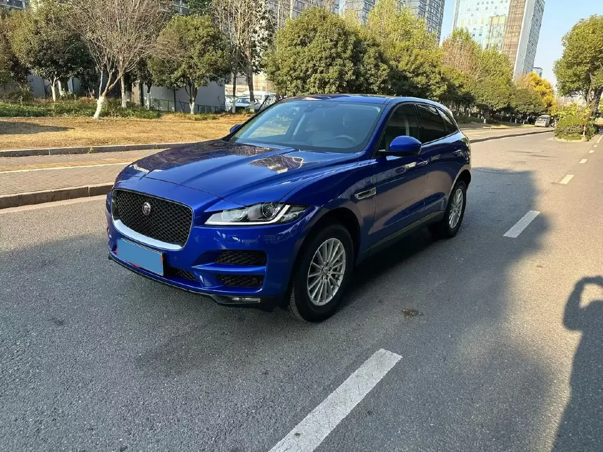 2018 Jaguar F-PACE 2.0T 250HP L4 8AT