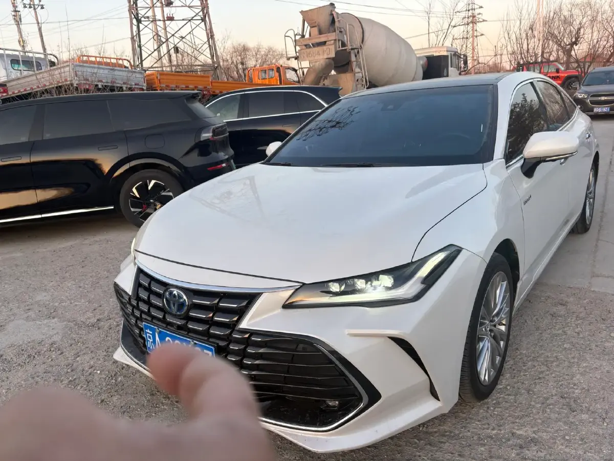 2022 Toyota Avalon 2.5L 178HP L4 E-CVT Hybrid