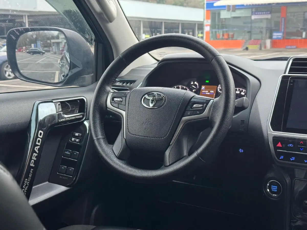 2020 Toyota Yaris 1.6T 261HP L3 6MT,autocango,china used car exporter,china ev exporter,chinese used car exporter,chinese used ev exporter