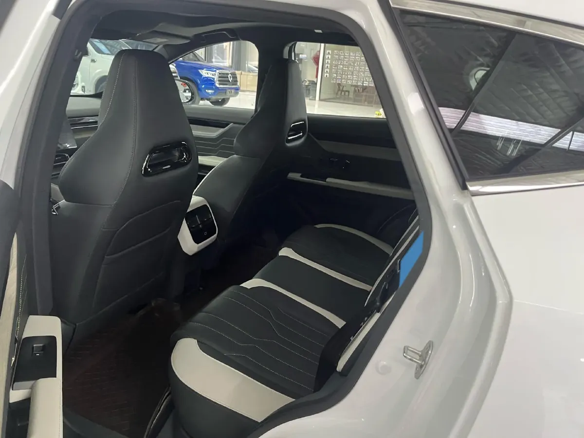 2024 Jetour ShanHai L6 1.5T 156HP L4 1DHT PHEV 19.43KWH,autocango,china used car exporter,china ev exporter,chinese used car exporter,chinese used ev exporter