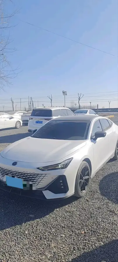 2023 ChangAn UNI-V iDD 1.5T 170HP L4 6TCT PHEV 18.4KWH