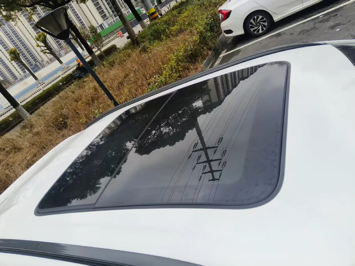 2022 Venucia Grand V 1.5T 190HP L4 7DCT,autocango,china used car exporter,china ev exporter,chinese used car exporter,chinese used ev exporter