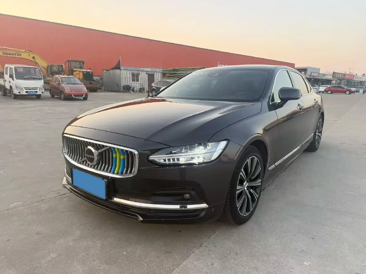 2021 Volvo S90 2.0T 250HP L4 8AT