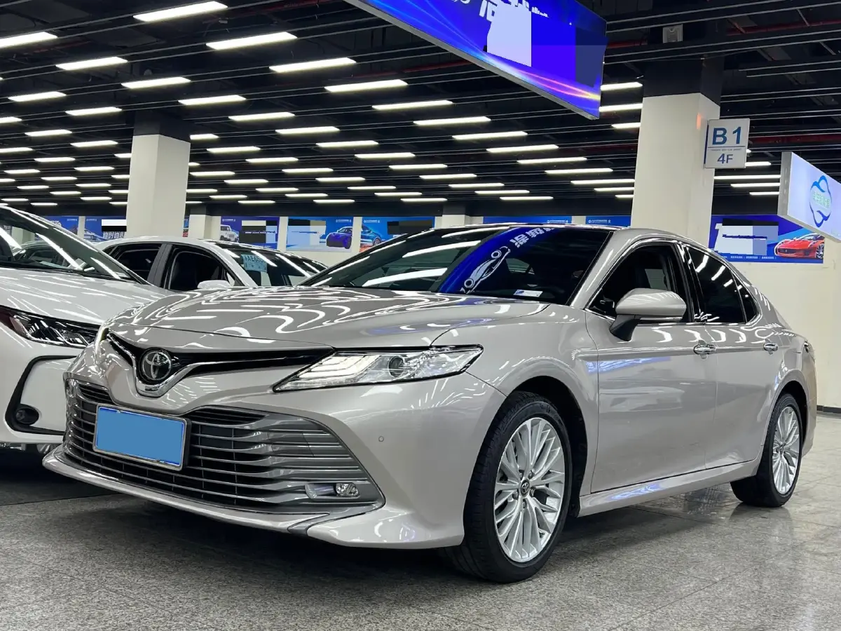 2018 Toyota Camry 2.5L 209HP L4 8AT