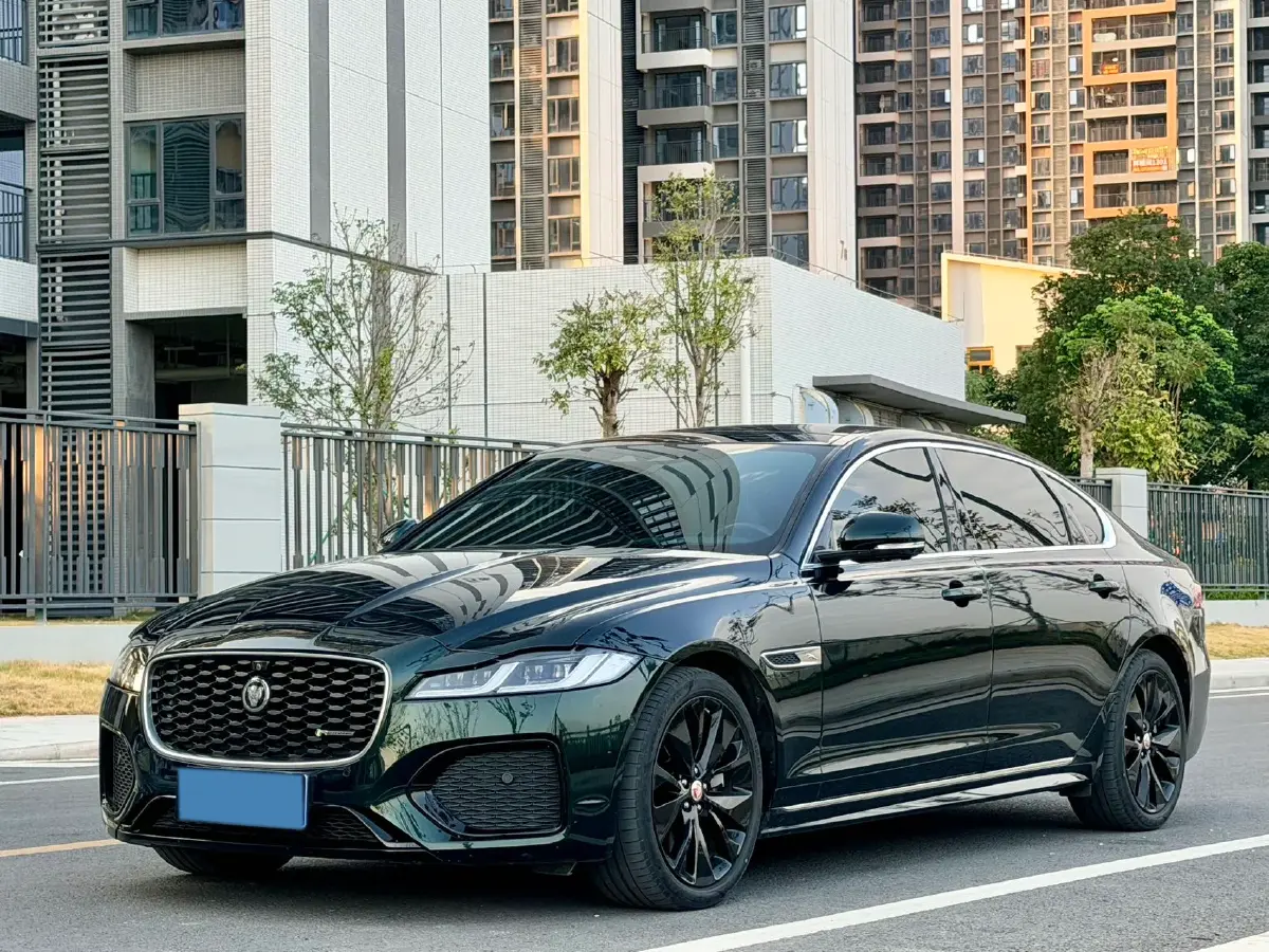 2021 Jaguar XFL 2.0T 300HP L4 8AT
