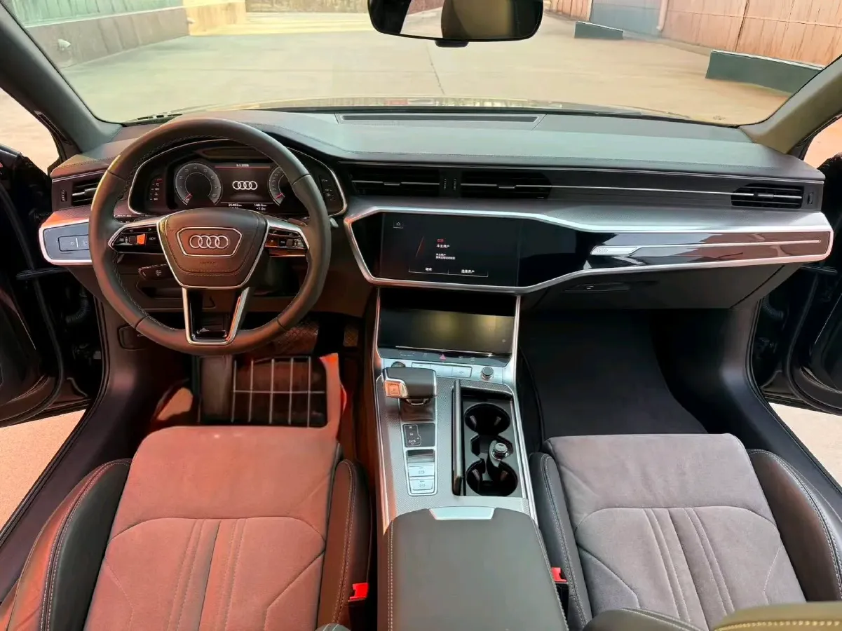 2023 Audi A6L 2.0T 190HP L4 7DCT,autocango,china used car exporter,china ev exporter,chinese used car exporter,chinese used ev exporter