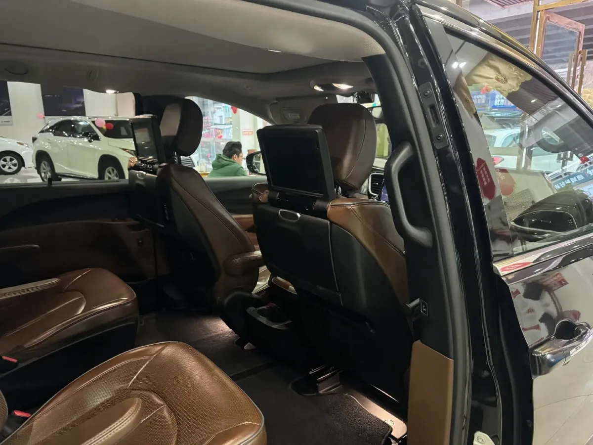 2017 Chrysler Pacifica 3.6L 279HP V6 9AT,autocango,china used car exporter,china ev exporter,chinese used car exporter,chinese used ev exporter