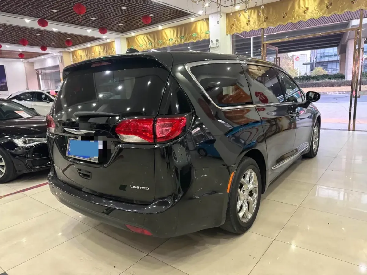 2017 Chrysler Pacifica 3.6L 279HP V6 9AT,autocango,china used car exporter,china ev exporter,chinese used car exporter,chinese used ev exporter