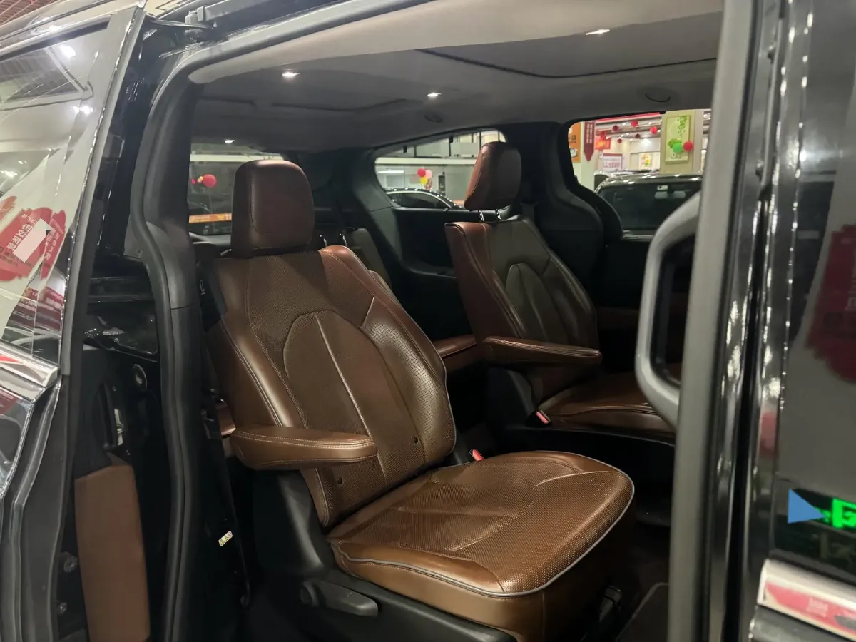 2017 Chrysler Pacifica 3.6L 279HP V6 9AT,autocango,china used car exporter,china ev exporter,chinese used car exporter,chinese used ev exporter