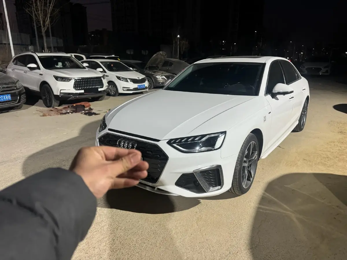 2021 Audi A4L 2.0T 190HP L4 7DCT