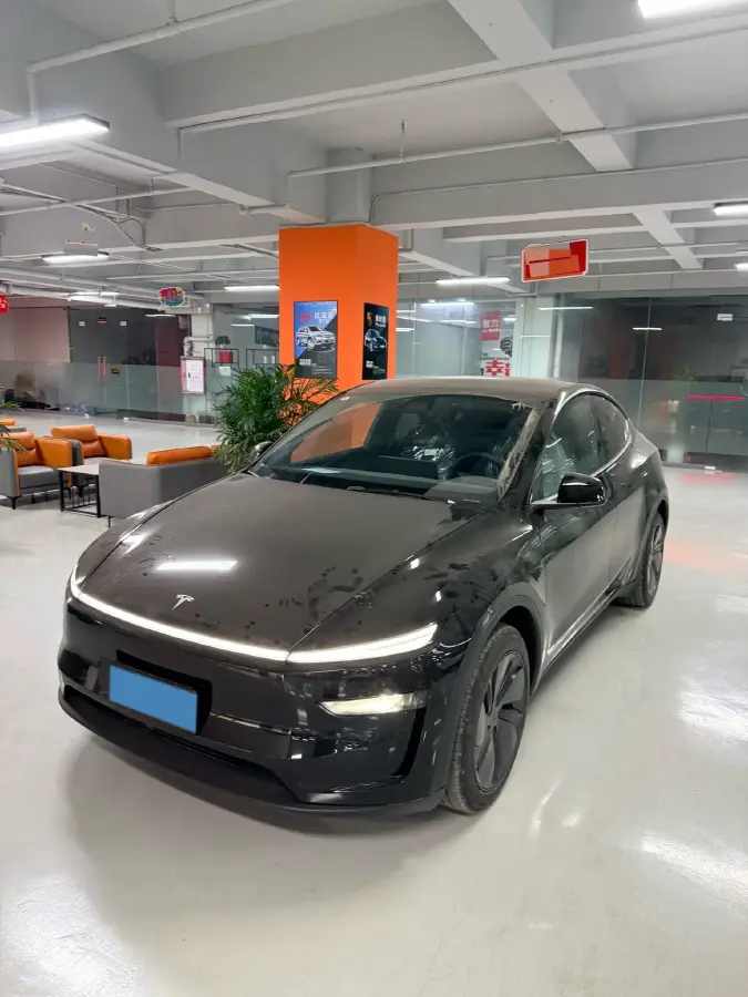 2026 Tesla Model Y BEV