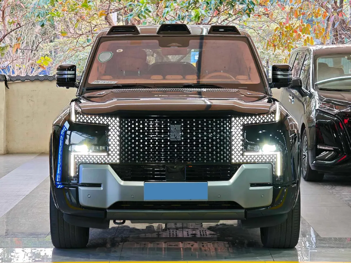 2023 YangWang U8 2.0T 272HP L4 REEV 49.05KWH,autocango,china used car exporter,china ev exporter,chinese used car exporter,chinese used ev exporter