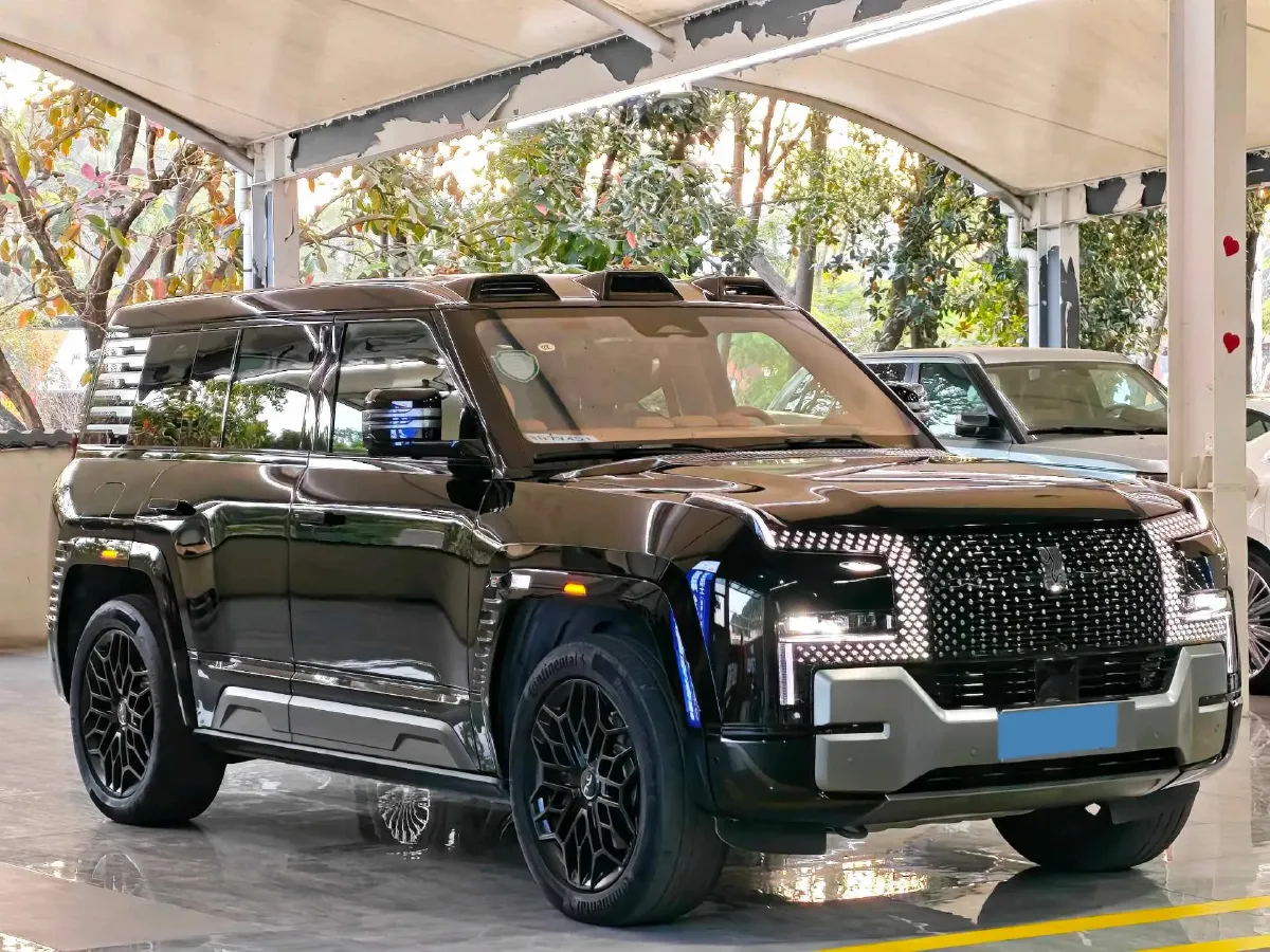 2023 YangWang U8 2.0T 272HP L4 REEV 49.05KWH,autocango,china used car exporter,china ev exporter,chinese used car exporter,chinese used ev exporter
