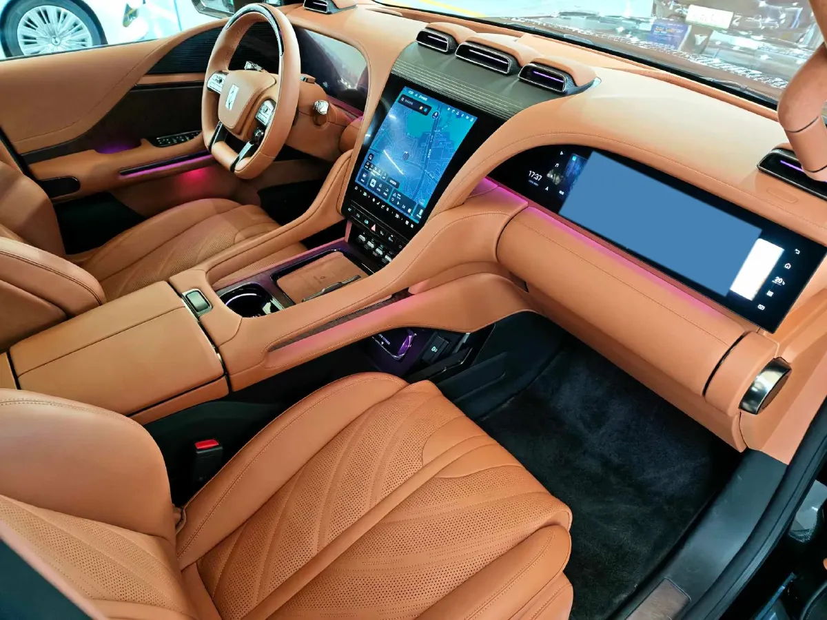 2023 YangWang U8 2.0T 272HP L4 REEV 49.05KWH,autocango,china used car exporter,china ev exporter,chinese used car exporter,chinese used ev exporter