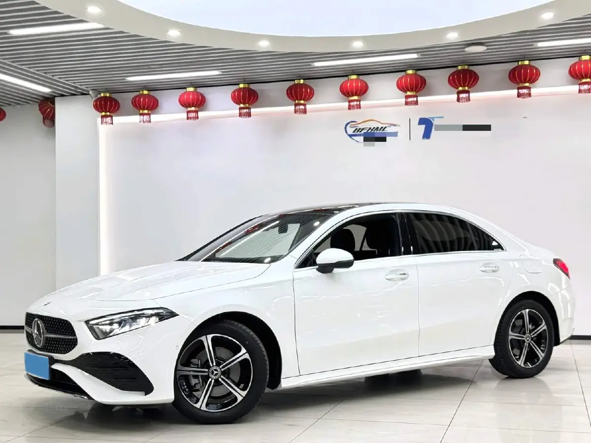 2022 Mercedes-Benz A Class 1.3T 163HP L4 7DCT