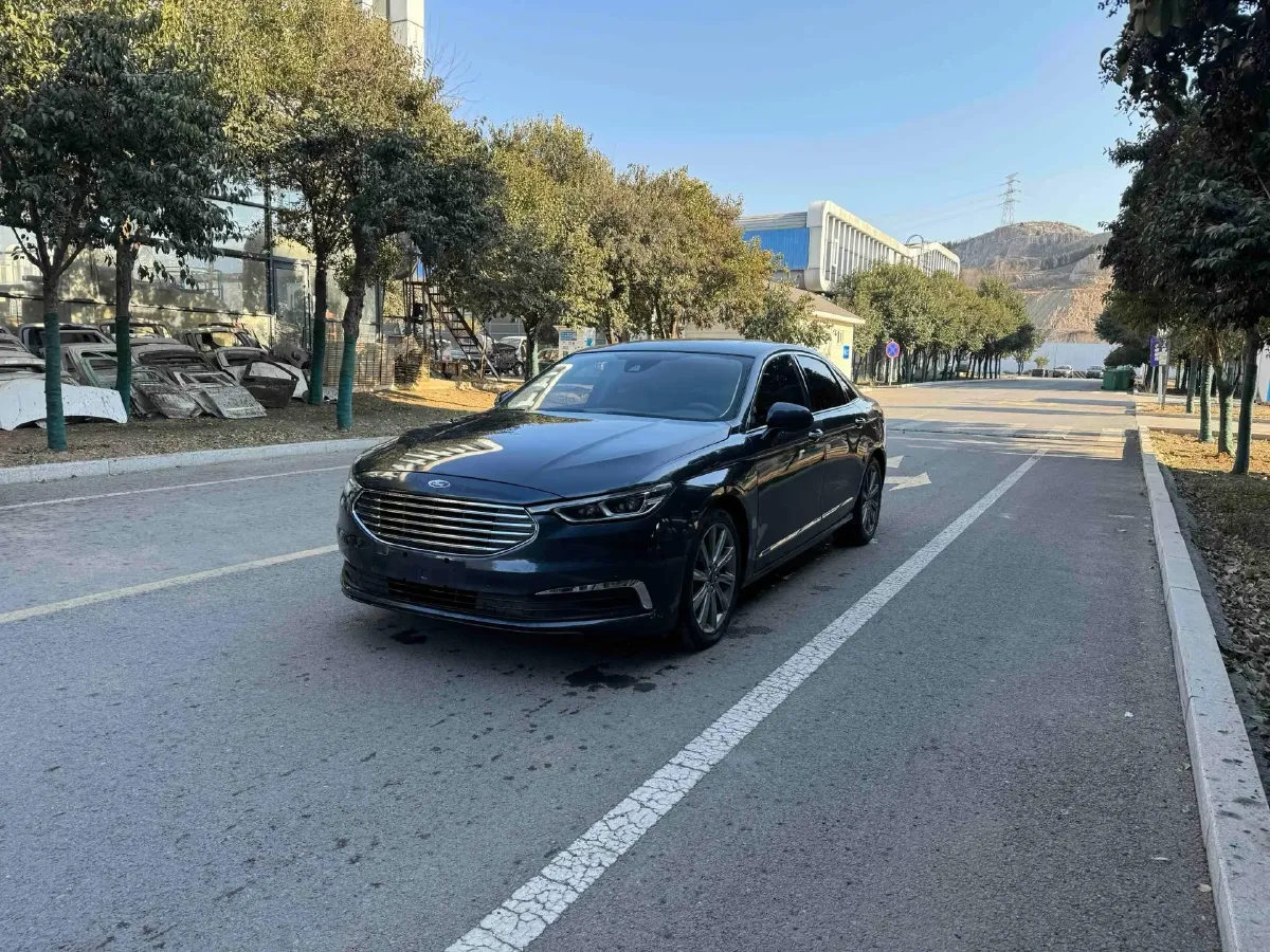 2019 Ford Taurus 2.0T 245HP L4 8AT,autocango,china used car exporter,china ev exporter,chinese used car exporter,chinese used ev exporter