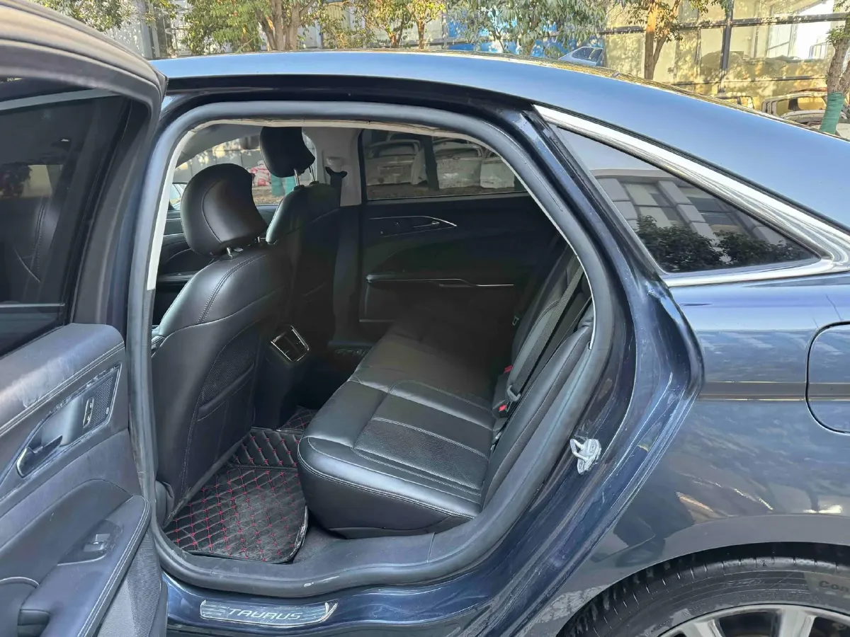 2019 Ford Taurus 2.0T 245HP L4 8AT,autocango,china used car exporter,china ev exporter,chinese used car exporter,chinese used ev exporter