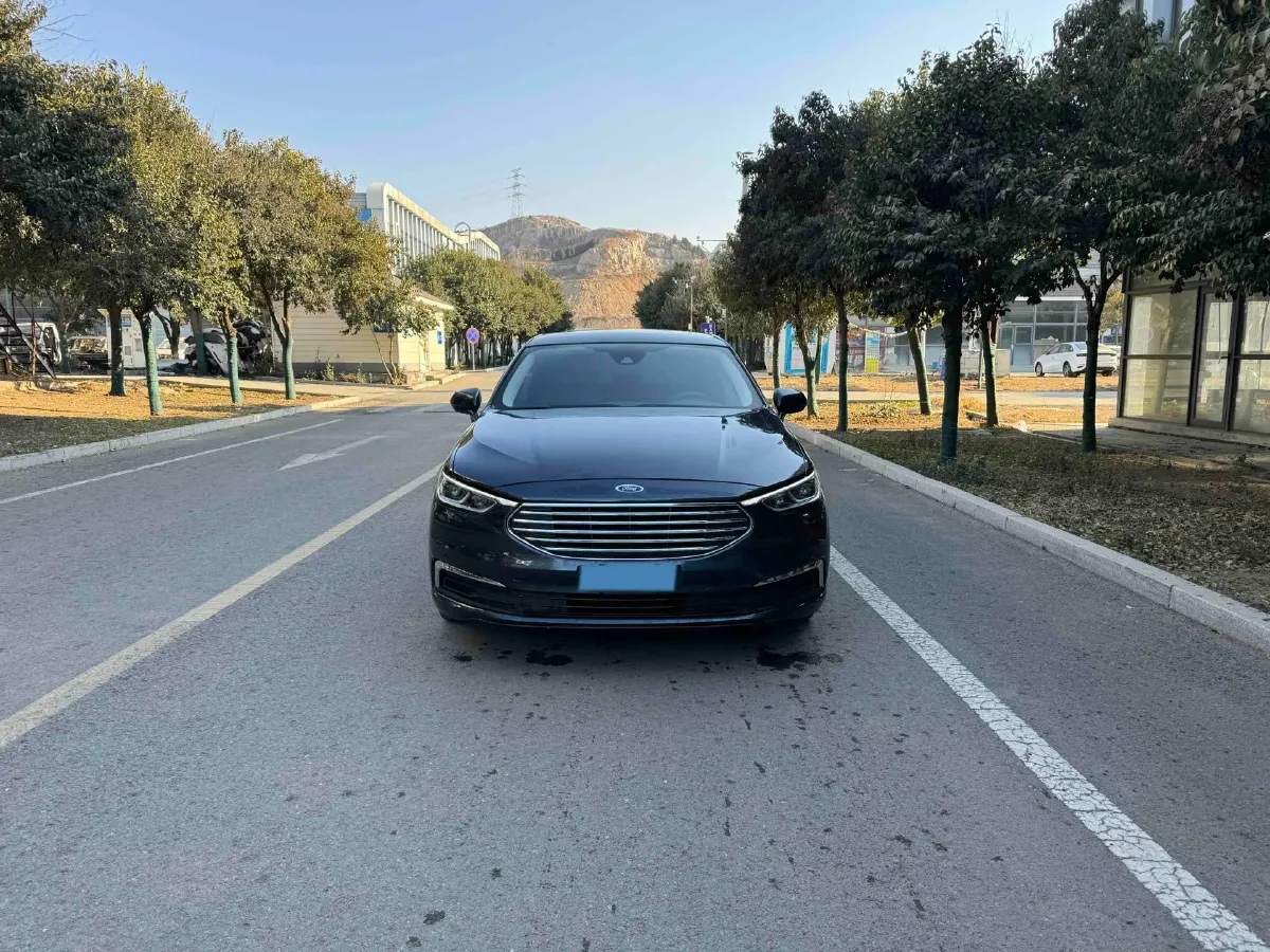 2019 Ford Taurus 2.0T 245HP L4 8AT,autocango,china used car exporter,china ev exporter,chinese used car exporter,chinese used ev exporter
