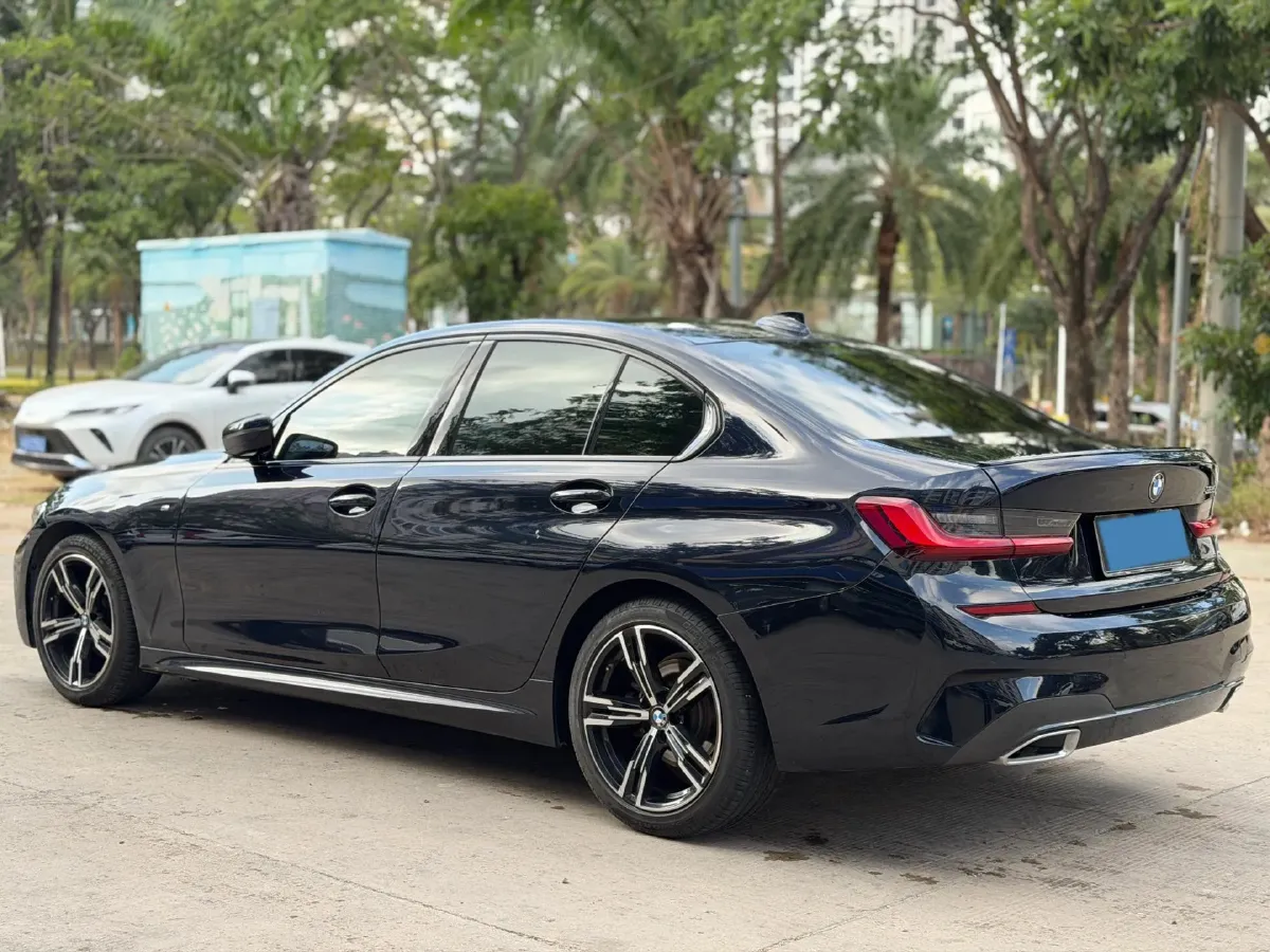 2022 BMW 3 Series 2.0T 184HP L4 8AT,autocango,china used car exporter,china ev exporter,chinese used car exporter,chinese used ev exporter
