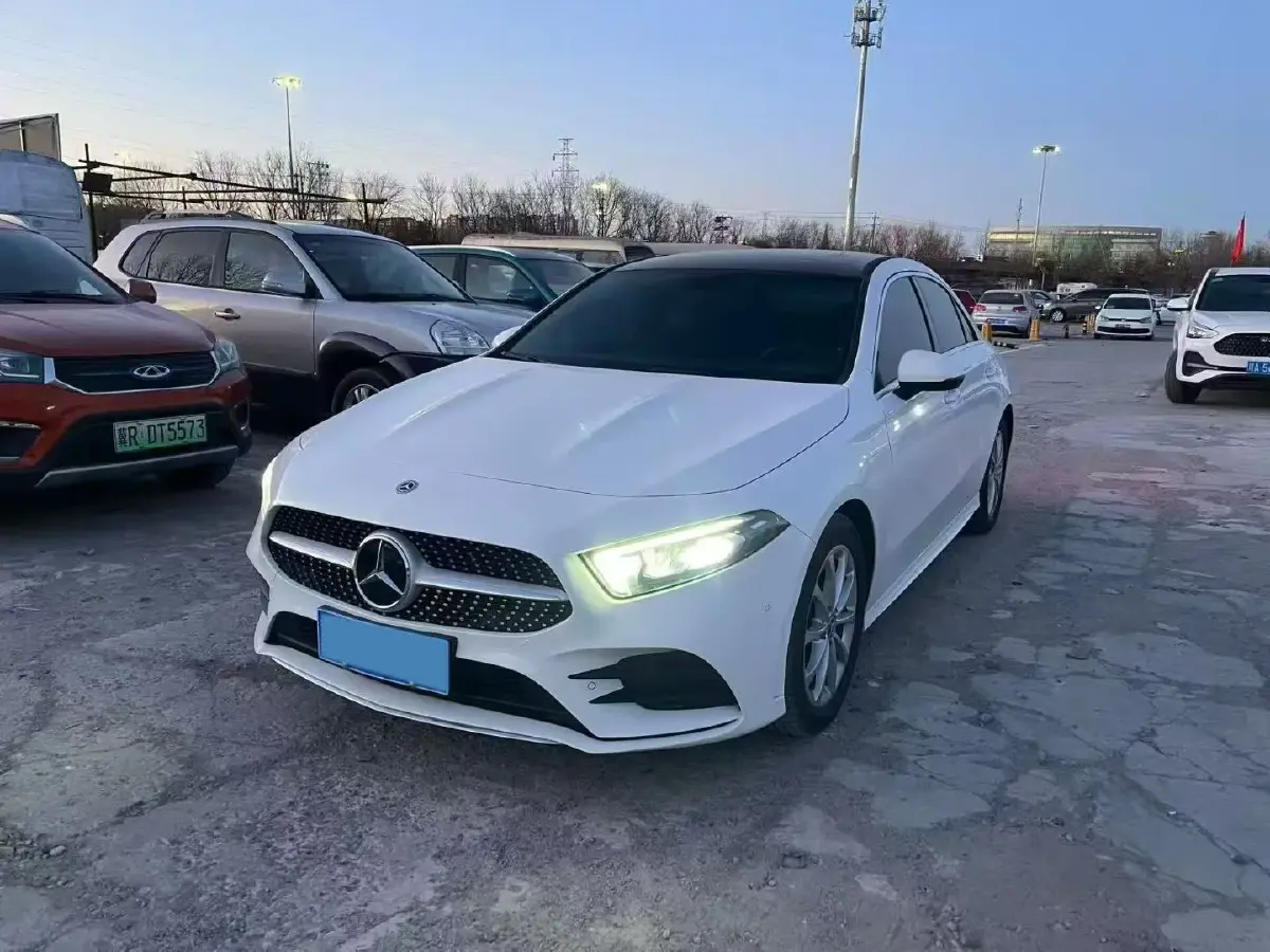 2020 Mercedes-Benz A Class 1.3T 163HP L4 7DCT