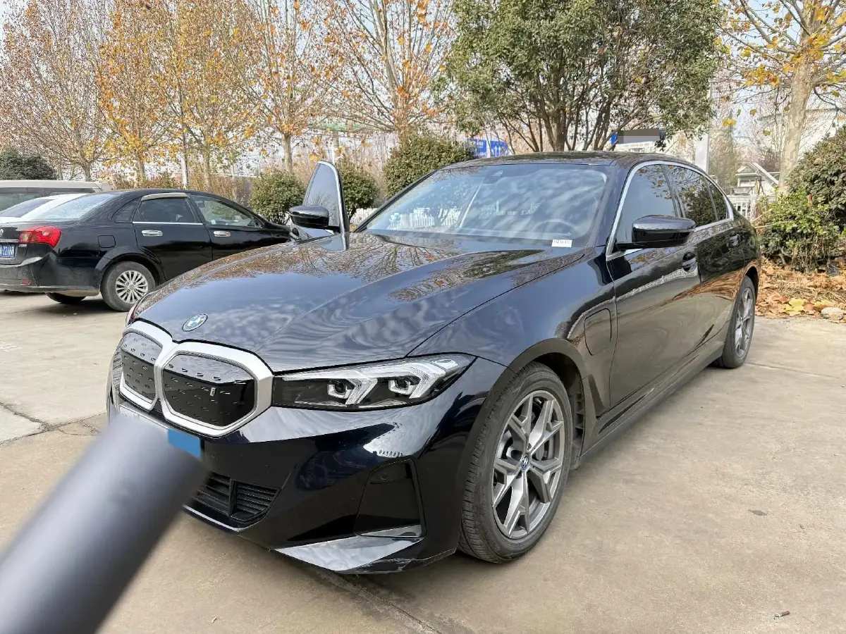 2025 BMW i3 BEV 70KWH