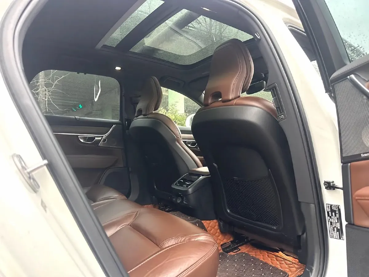 2022 Volvo V90 2.0T 250HP L4 8AT,autocango,china used car exporter,china ev exporter,chinese used car exporter,chinese used ev exporter