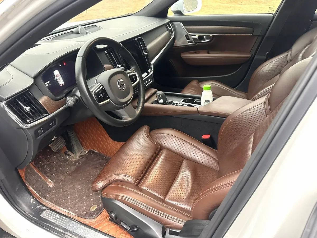 2022 Volvo V90 2.0T 250HP L4 8AT,autocango,china used car exporter,china ev exporter,chinese used car exporter,chinese used ev exporter