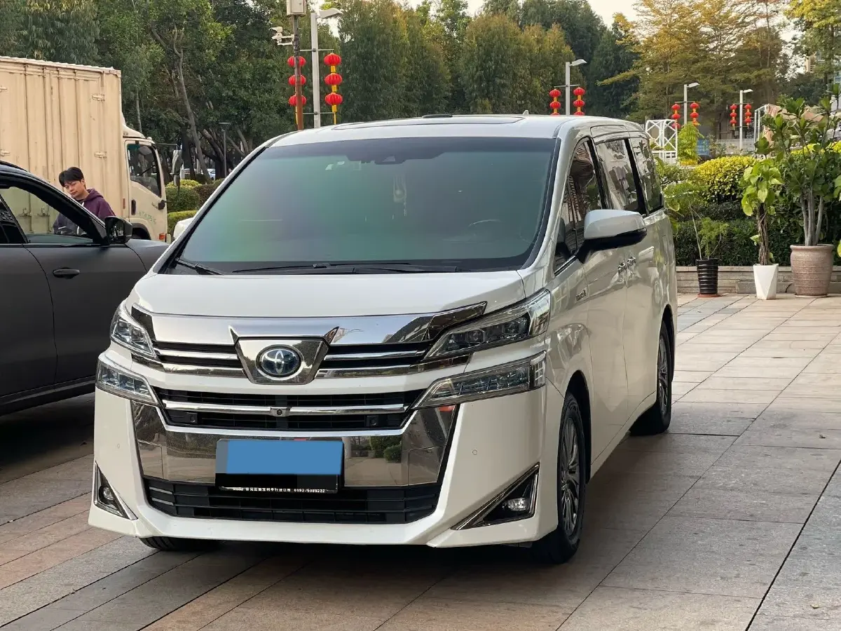 2020 Toyota Vellfire 2.5L 117HP L4 E-CVT Hybrid