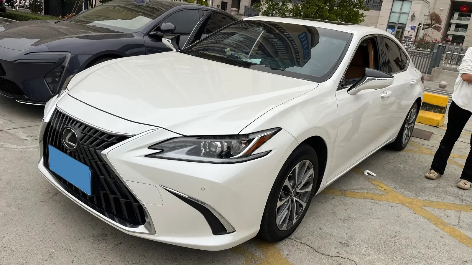 2021 Lexus ES 2.0L 173HP L4 CVT
