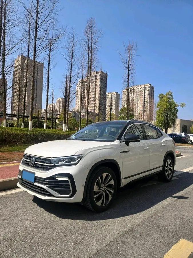2020 Volkswagen Tayron X 2.0T 220HP L4 7DCT