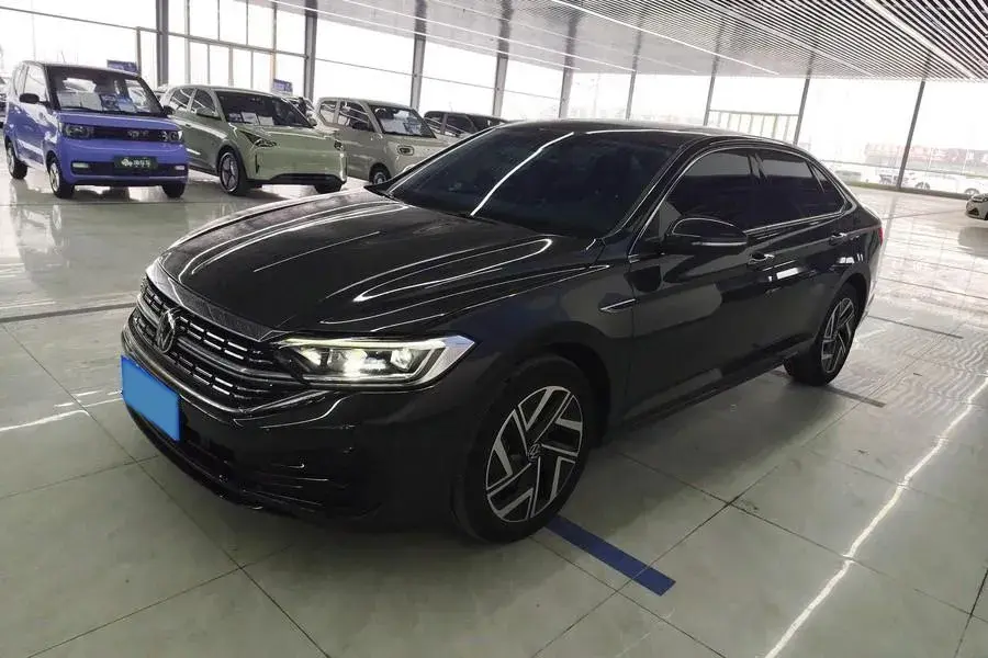 2023 Volkswagen Sagitar 1.5T 160HP L4 7DCT