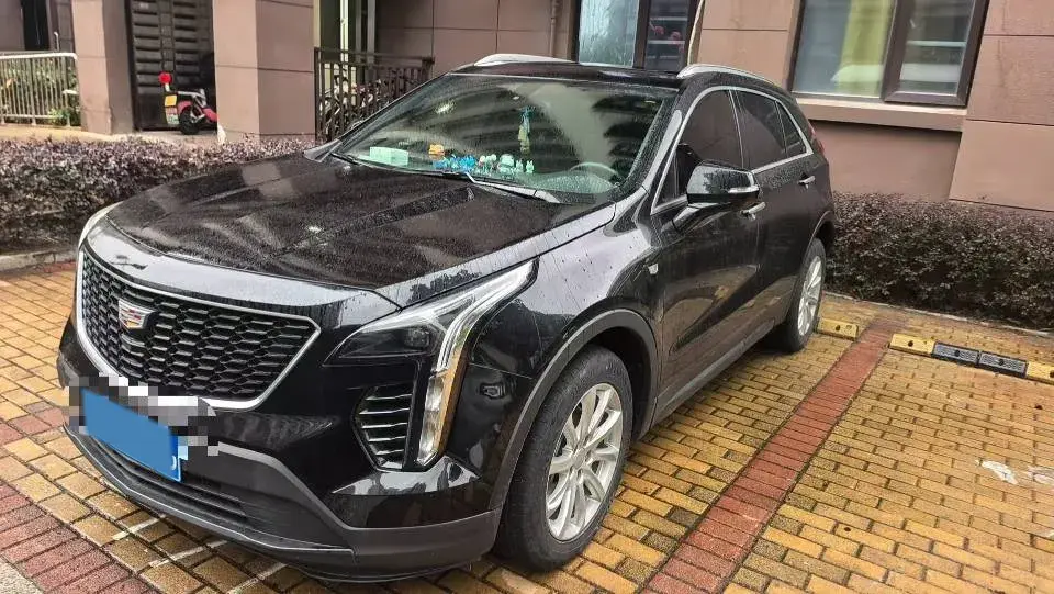 2022 Cadillac XT4 2.0T 237HP L4 9AT