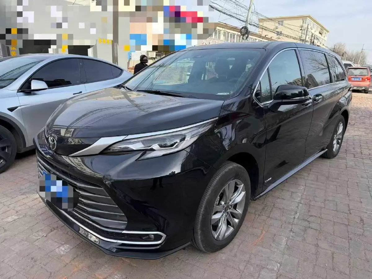 2024 Toyota Sienna 2.5L 189HP L4 E-CVT Hybrid