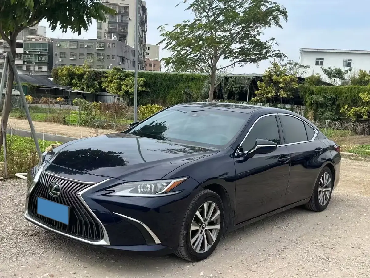 2018 Lexus ES 2.0L 167HP L4 6AT