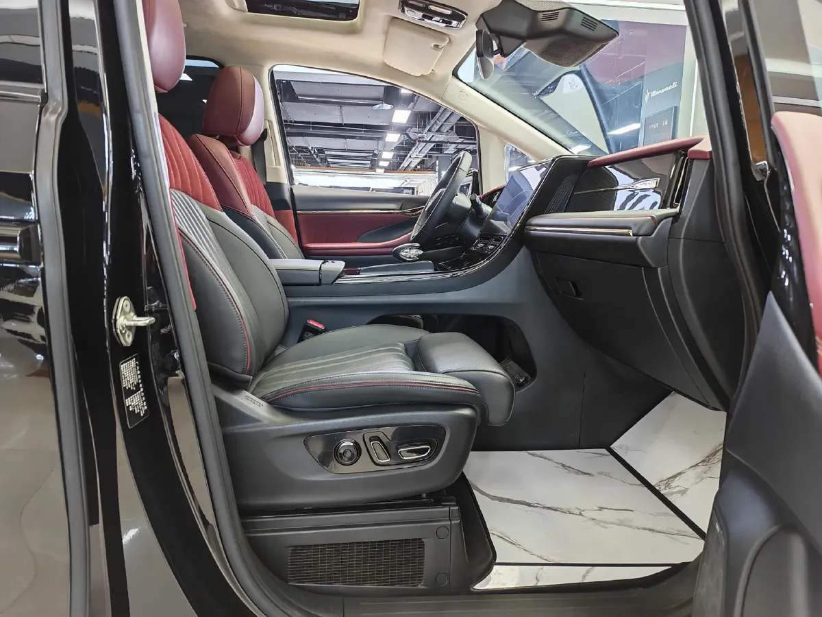 2024 GAC Trumpchi E9 2.0T 190HP L4 2DHT PHEV 25.57KWH,autocango,china used car exporter,china ev exporter,chinese used car exporter,chinese used ev exporter