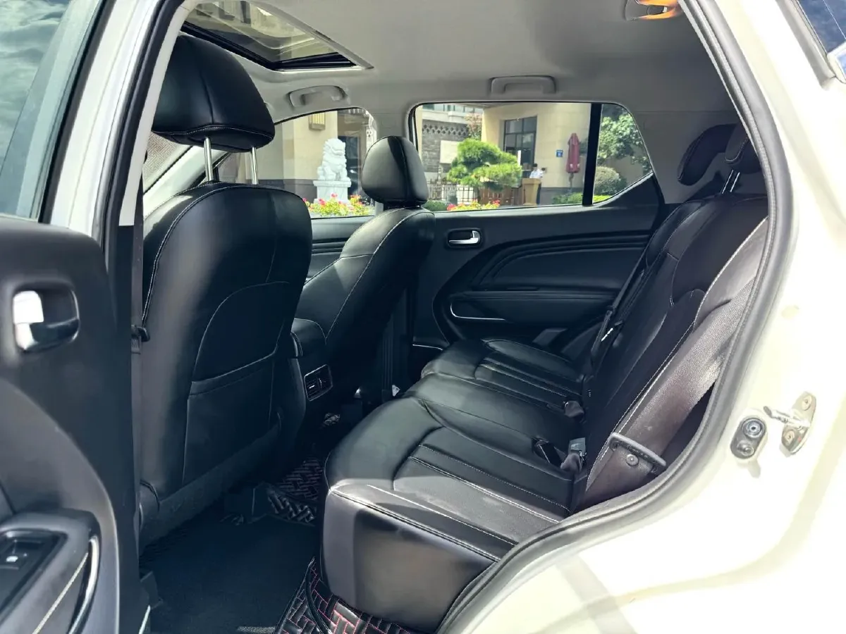 2021 GAC Trumpchi GS3 1.5T 169HP L4 6AT,autocango,china used car exporter,china ev exporter,chinese used car exporter,chinese used ev exporter