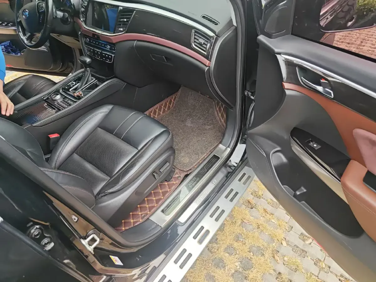 2017 GAC Trumpchi GS8 2.0T 201HP L4 6AT,autocango,china used car exporter,china ev exporter,chinese used car exporter,chinese used ev exporter