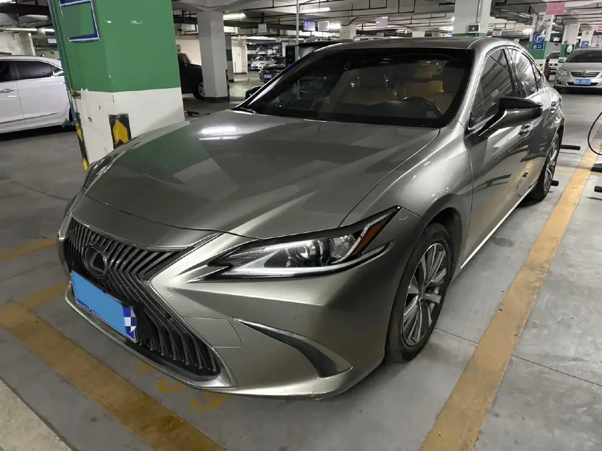 2020 Lexus ES 2.0L 173HP L4 CVT