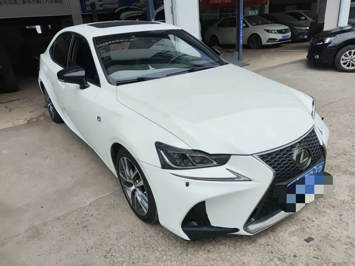 2017 Lexus IS 2.0T 245HP L4 8AT,autocango,china used car exporter,china ev exporter,chinese used car exporter,chinese used ev exporter