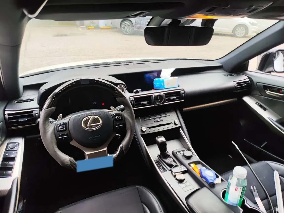 2017 Lexus IS 2.0T 245HP L4 8AT,autocango,china used car exporter,china ev exporter,chinese used car exporter,chinese used ev exporter