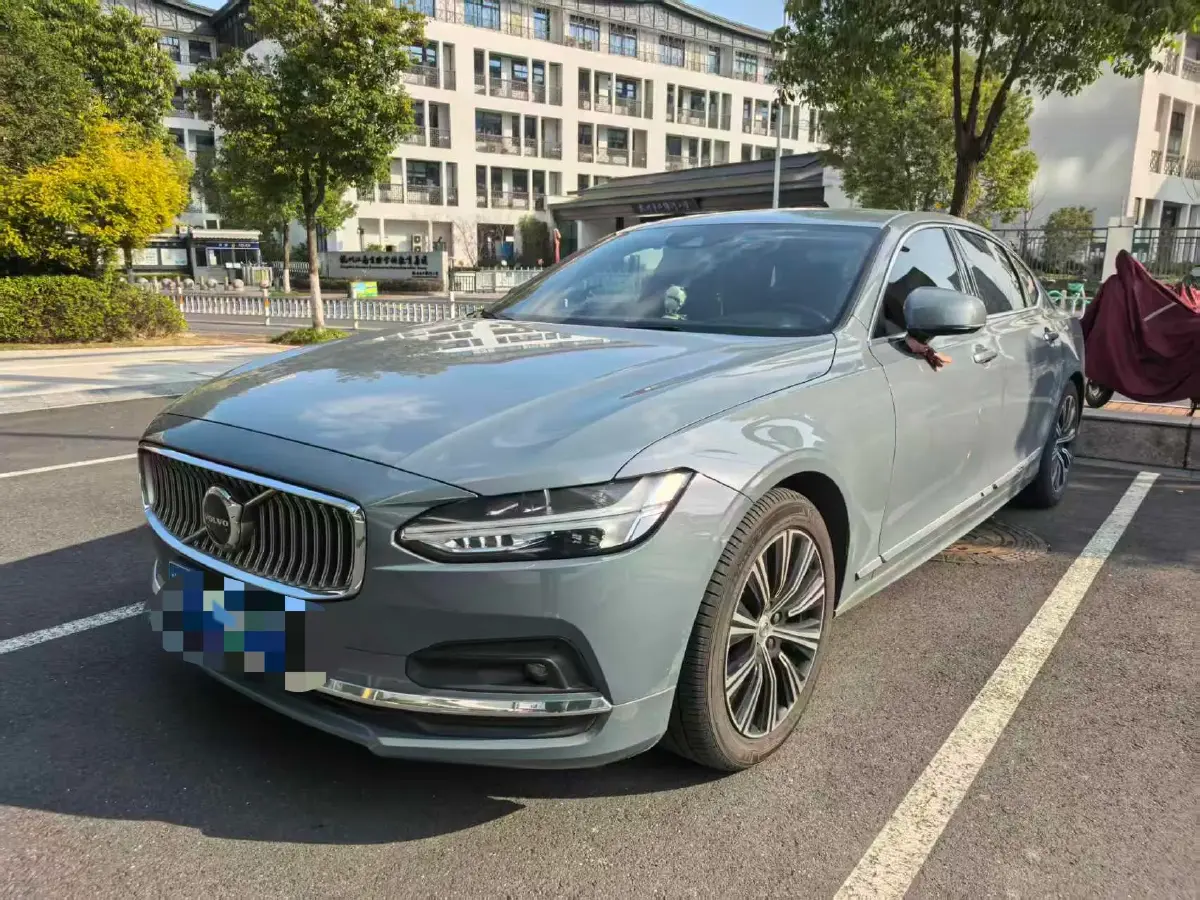 2021 Volvo S90 2.0T 250HP L4 8AT