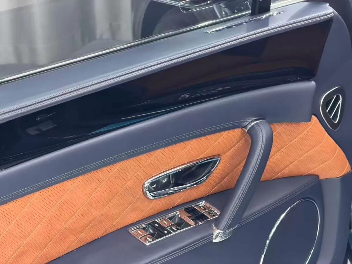 2017 Bentley Flying Spur 4.0T 528HP V8 8AT,autocango,china used car exporter,china ev exporter,chinese used car exporter,chinese used ev exporter