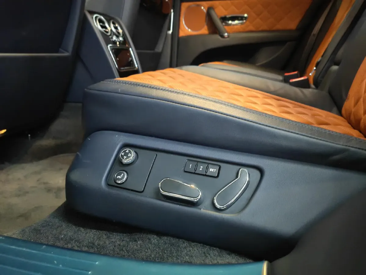 2017 Bentley Flying Spur 4.0T 528HP V8 8AT,autocango,china used car exporter,china ev exporter,chinese used car exporter,chinese used ev exporter