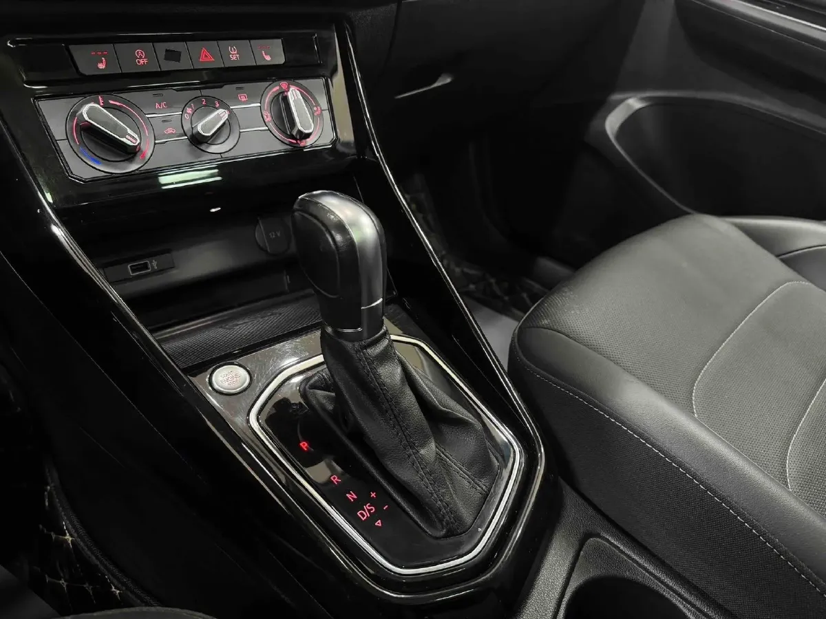 2021 Jetta VS7 1.4T 150HP L4 6AT,autocango,china used car exporter,china ev exporter,chinese used car exporter,chinese used ev exporter