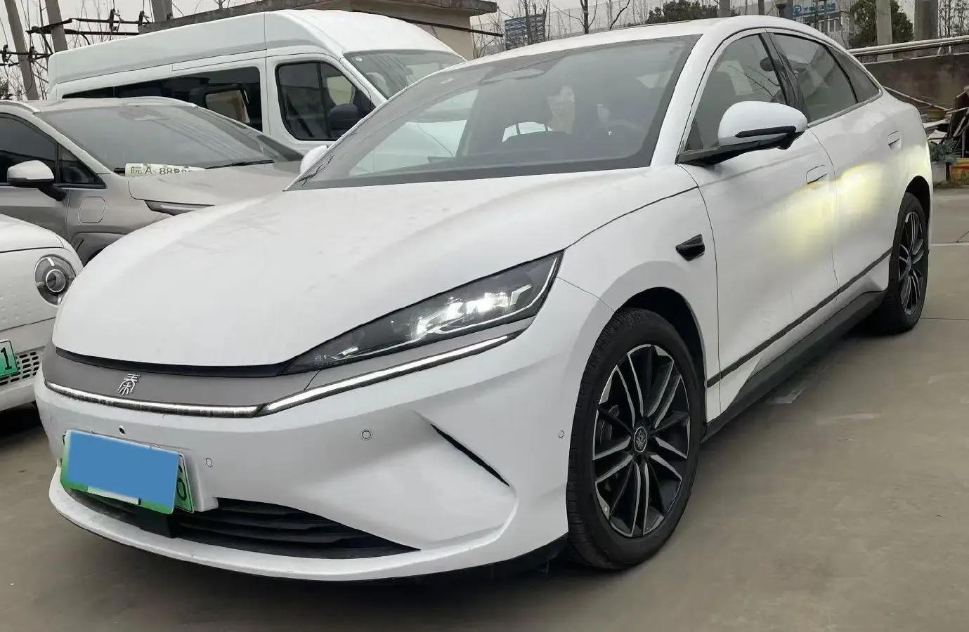 2025 BYD QinL BEV