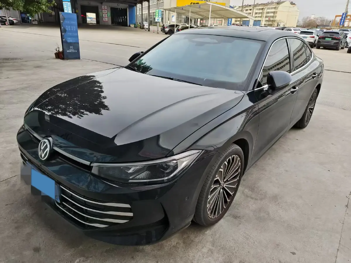 2025 Volkswagen Passat 2.0T 220HP L4 7DCT